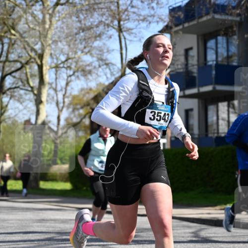 12.04.2026 - 45. Internationalen Wilhelmsburger Insellauf J. Mangold http://msf.ph/oto/9469414 12.04.2026 11:16:32 Ziel 4497, 3543, 2329, 5756, 3891, 4590, 2828, 2823, 3622, 3080 meine-sportfotos.de