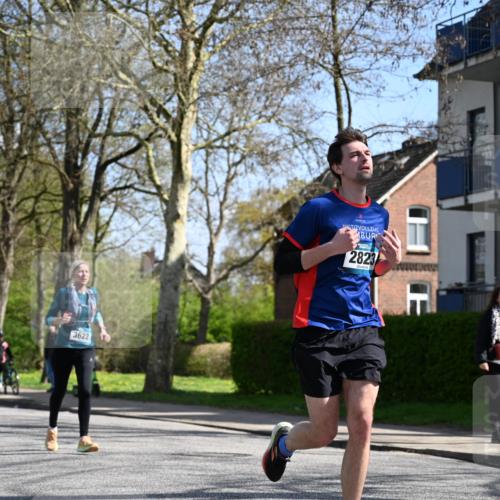 12.04.2026 - 45. Internationalen Wilhelmsburger Insellauf J. Mangold http://msf.ph/oto/9469418 12.04.2026 11:16:49 Ziel 5756, 3891, 4590, 2828, 2823, 3622, 3080, 2597, 4136 meine-sportfotos.de