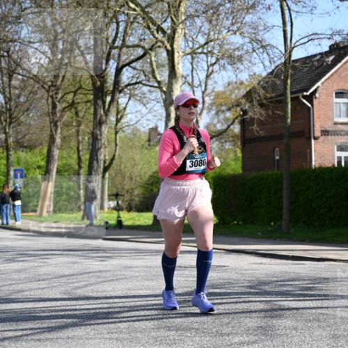 12.04.2026 - 45. Internationalen Wilhelmsburger Insellauf J. Mangold http://msf.ph/oto/9469460 12.04.2026 11:17:03 Ziel 3622, 3080, 2597, 4136, 2419, 2420, 2312, 2241 meine-sportfotos.de