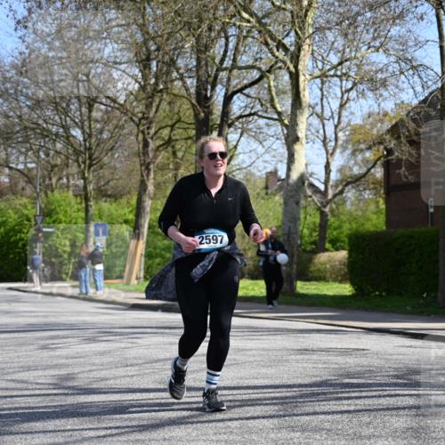 12.04.2026 - 45. Internationalen Wilhelmsburger Insellauf J. Mangold http://msf.ph/oto/9469481 12.04.2026 11:17:11 Ziel 3622, 3080, 2597, 4136, 2419, 2420, 2419, 2420, 2312, 2241, 5309, 3944, 3398, 2807 meine-sportfotos.de