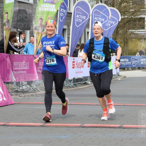 12.04.2026 - 45. Internationalen Wilhelmsburger Insellauf Strokosch-Dieckow http://msf.ph/oto/9469484 12.04.2026 13:40:15 Ziel 4376, 4361 meine-sportfotos.de