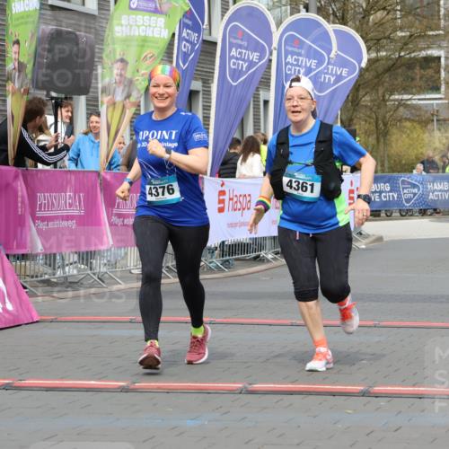 12.04.2026 - 45. Internationalen Wilhelmsburger Insellauf Strokosch-Dieckow http://msf.ph/oto/9469491 12.04.2026 13:40:15 Ziel 4376, 4361 meine-sportfotos.de