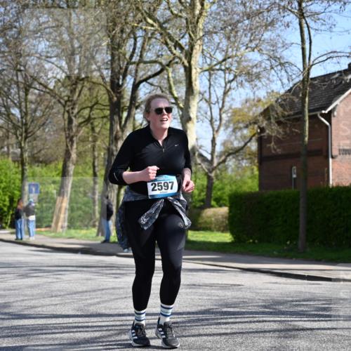 12.04.2026 - 45. Internationalen Wilhelmsburger Insellauf J. Mangold http://msf.ph/oto/9469493 12.04.2026 11:17:11 Ziel 3622, 3080, 2597, 4136, 2419, 2420, 2419, 2420, 2312, 2241, 5309, 3944, 3398, 2807 meine-sportfotos.de
