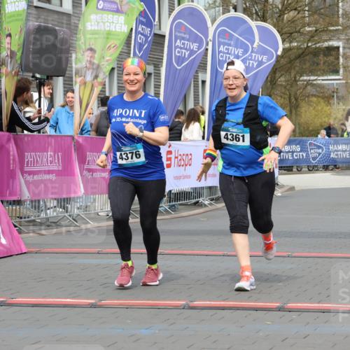 12.04.2026 - 45. Internationalen Wilhelmsburger Insellauf Strokosch-Dieckow http://msf.ph/oto/9469502 12.04.2026 13:40:15 Ziel 4376, 4361 meine-sportfotos.de