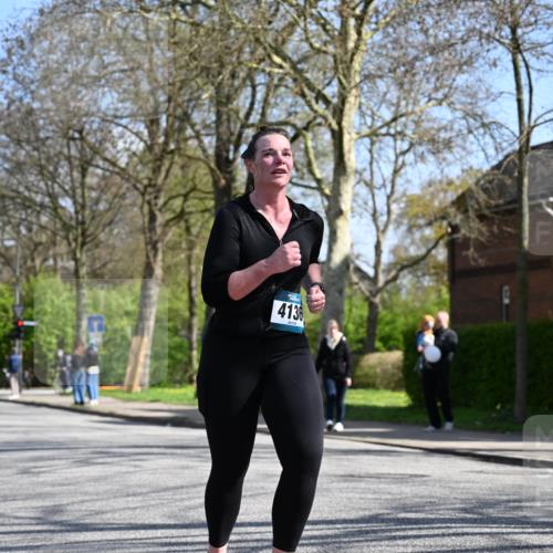 12.04.2026 - 45. Internationalen Wilhelmsburger Insellauf J. Mangold http://msf.ph/oto/9469503 12.04.2026 11:17:17 Ziel 3080, 2597, 4136, 2419, 2420, 2312, 2241, 5309, 3944, 5309, 3944, 3398, 2807, 4191 meine-sportfotos.de