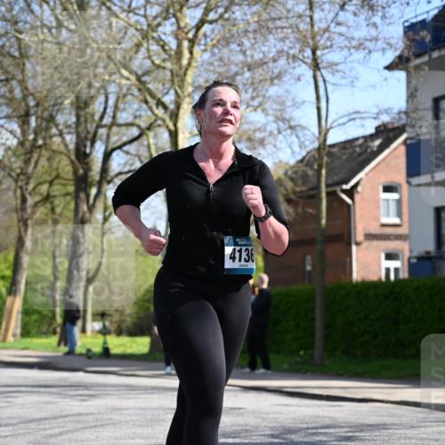 12.04.2026 - 45. Internationalen Wilhelmsburger Insellauf J. Mangold http://msf.ph/oto/9469510 12.04.2026 11:17:18 Ziel 2597, 4136, 2419, 2420, 2312, 2241, 5309, 3944, 3398, 3398, 2807, 4191 meine-sportfotos.de