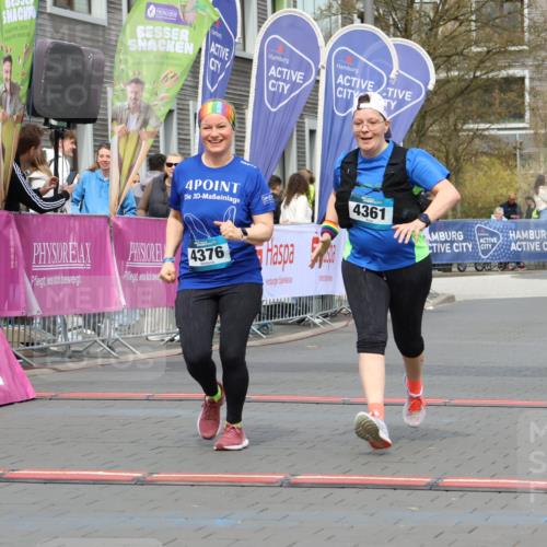 12.04.2026 - 45. Internationalen Wilhelmsburger Insellauf Strokosch-Dieckow http://msf.ph/oto/9469515 12.04.2026 13:40:15 Ziel 4376, 4361 meine-sportfotos.de
