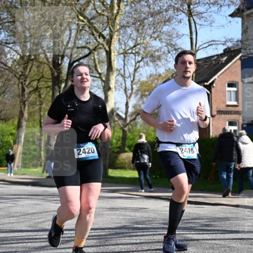 12.04.2026 - 45. Internationalen Wilhelmsburger Insellauf J. Mangold http://msf.ph/oto/9469534 12.04.2026 11:17:30 Ziel 2597, 4136, 2419, 2420, 2312, 2241, 5309, 3944, 3398, 3398, 2807, 4191, 4786, 3435, 2240, 5700, 4902, 4918 meine-sportfotos.de