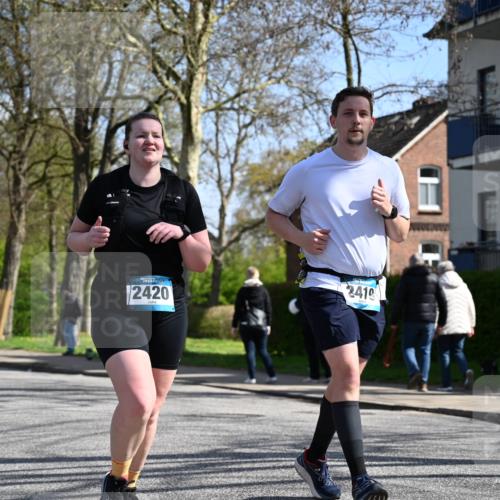 12.04.2026 - 45. Internationalen Wilhelmsburger Insellauf J. Mangold http://msf.ph/oto/9469535 12.04.2026 11:17:30 Ziel 2597, 4136, 2419, 2420, 2312, 2241, 5309, 3944, 3398, 3398, 2807, 4191, 4786, 3435, 2240, 5700, 4902, 4918 meine-sportfotos.de