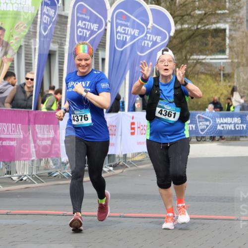 12.04.2026 - 45. Internationalen Wilhelmsburger Insellauf Strokosch-Dieckow http://msf.ph/oto/9469554 12.04.2026 13:40:14 Ziel 4376, 4361 meine-sportfotos.de