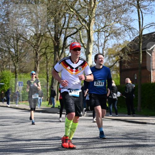 12.04.2026 - 45. Internationalen Wilhelmsburger Insellauf J. Mangold http://msf.ph/oto/9469561 12.04.2026 11:17:43 Ziel 2419, 2420, 2312, 2241, 5309, 3944, 3398, 2807, 4191, 4786, 4786, 3435, 2240, 5700, 4902, 4918 meine-sportfotos.de