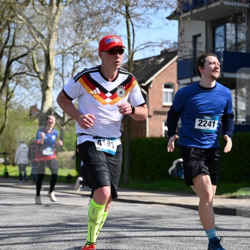 12.04.2026 - 45. Internationalen Wilhelmsburger Insellauf J. Mangold http://msf.ph/oto/9469574 12.04.2026 11:17:43 Ziel 2419, 2420, 2312, 2241, 5309, 3944, 3398, 2807, 4191, 4786, 4786, 3435, 2240, 5700, 4902, 4918 meine-sportfotos.de