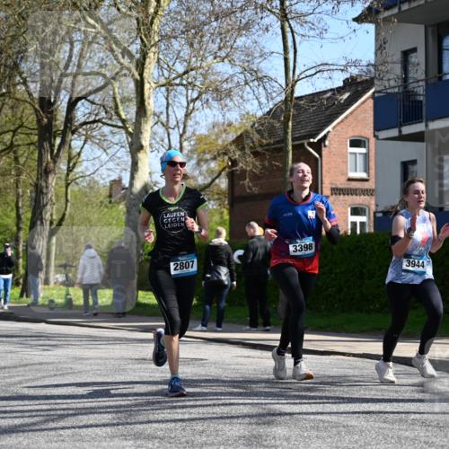 12.04.2026 - 45. Internationalen Wilhelmsburger Insellauf J. Mangold http://msf.ph/oto/9469583 12.04.2026 11:17:45 Ziel 2419, 2420, 2312, 2241, 5309, 3944, 3398, 2807, 4191, 4786, 3435, 2240, 2240, 5700, 4902, 4918 meine-sportfotos.de