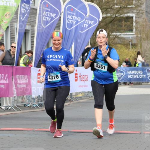12.04.2026 - 45. Internationalen Wilhelmsburger Insellauf Strokosch-Dieckow http://msf.ph/oto/9469591 12.04.2026 13:40:14 Ziel 4376, 4361 meine-sportfotos.de