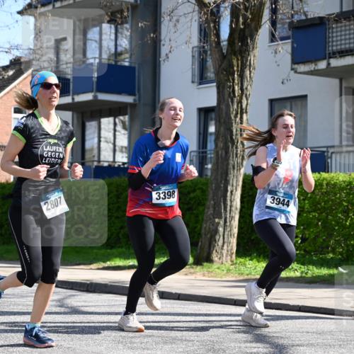 12.04.2026 - 45. Internationalen Wilhelmsburger Insellauf J. Mangold http://msf.ph/oto/9469600 12.04.2026 11:17:46 Ziel 2419, 2420, 2312, 2241, 5309, 3944, 3398, 2807, 4191, 4786, 3435, 2240, 5700, 4902, 4918 meine-sportfotos.de
