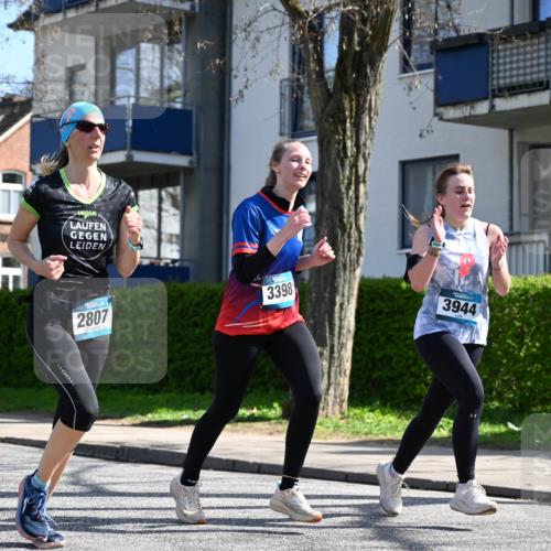 12.04.2026 - 45. Internationalen Wilhelmsburger Insellauf J. Mangold http://msf.ph/oto/9469602 12.04.2026 11:17:46 Ziel 2419, 2420, 2312, 2241, 5309, 3944, 3398, 2807, 4191, 4786, 3435, 2240, 5700, 4902, 4918 meine-sportfotos.de
