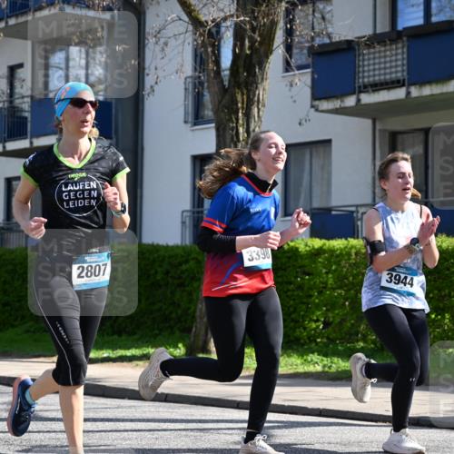 12.04.2026 - 45. Internationalen Wilhelmsburger Insellauf J. Mangold http://msf.ph/oto/9469604 12.04.2026 11:17:46 Ziel 2419, 2420, 2312, 2241, 5309, 3944, 3398, 2807, 4191, 4786, 3435, 2240, 5700, 4902, 4918 meine-sportfotos.de
