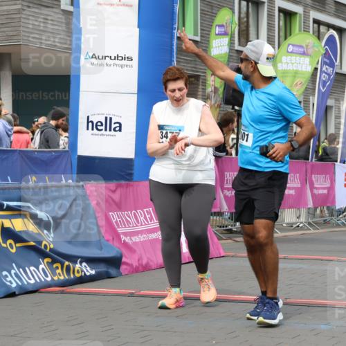 12.04.2026 - 45. Internationalen Wilhelmsburger Insellauf Strokosch-Dieckow http://msf.ph/oto/9469613 12.04.2026 13:40:01 Ziel 4001, 3477 meine-sportfotos.de