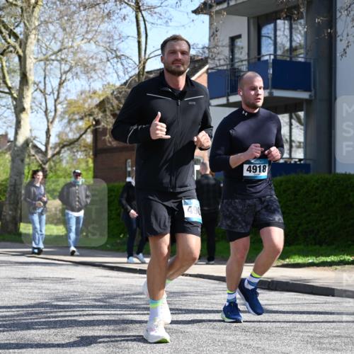 12.04.2026 - 45. Internationalen Wilhelmsburger Insellauf J. Mangold http://msf.ph/oto/9469615 12.04.2026 11:18:00 Ziel 2807, 4191, 4786, 3435, 2240, 5700, 4902, 4918, 2806, 4582, 4586, 2385 meine-sportfotos.de