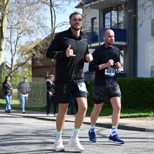 12.04.2026 - 45. Internationalen Wilhelmsburger Insellauf J. Mangold http://msf.ph/oto/9469616 12.04.2026 11:18:00 Ziel 2807, 4191, 4786, 3435, 2240, 5700, 4902, 4918, 2806, 4582, 4586, 2385 meine-sportfotos.de