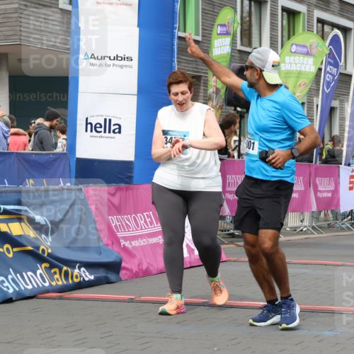 12.04.2026 - 45. Internationalen Wilhelmsburger Insellauf Strokosch-Dieckow http://msf.ph/oto/9469623 12.04.2026 13:40:01 Ziel 4001, 3477 meine-sportfotos.de