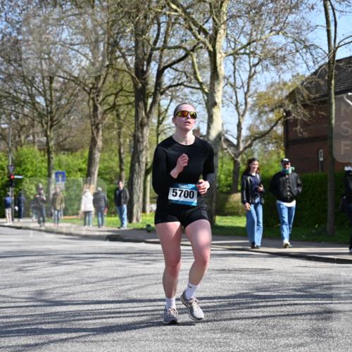 12.04.2026 - 45. Internationalen Wilhelmsburger Insellauf J. Mangold http://msf.ph/oto/9469627 12.04.2026 11:18:01 Ziel 4191, 4786, 3435, 2240, 5700, 4902, 4918, 2806, 4582, 4586, 2385 meine-sportfotos.de