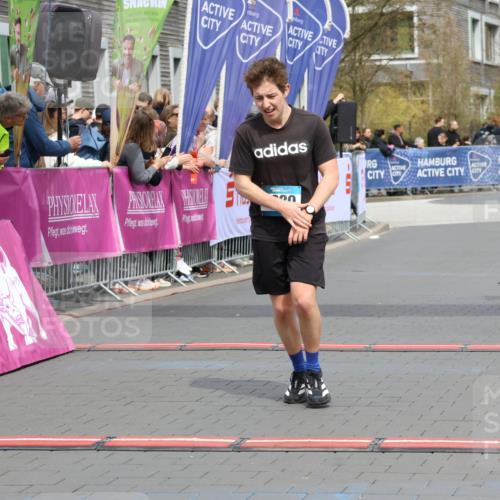 12.04.2026 - 45. Internationalen Wilhelmsburger Insellauf Strokosch-Dieckow http://msf.ph/oto/9469628 12.04.2026 12:50:34 Ziel 5280, 5483 meine-sportfotos.de