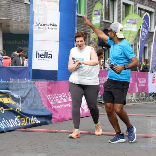 12.04.2026 - 45. Internationalen Wilhelmsburger Insellauf Strokosch-Dieckow http://msf.ph/oto/9469631 12.04.2026 13:40:01 Ziel 4001, 3477 meine-sportfotos.de