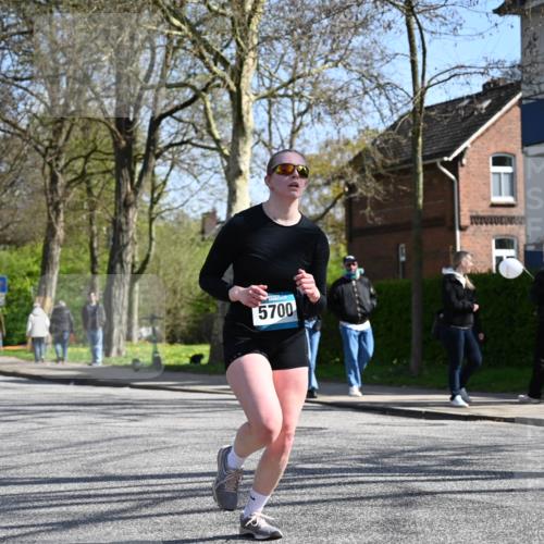 12.04.2026 - 45. Internationalen Wilhelmsburger Insellauf J. Mangold http://msf.ph/oto/9469634 12.04.2026 11:18:02 Ziel 4786, 3435, 2240, 5700, 4902, 4918, 2806, 4582, 4586, 4582, 4586, 2385, 3633 meine-sportfotos.de