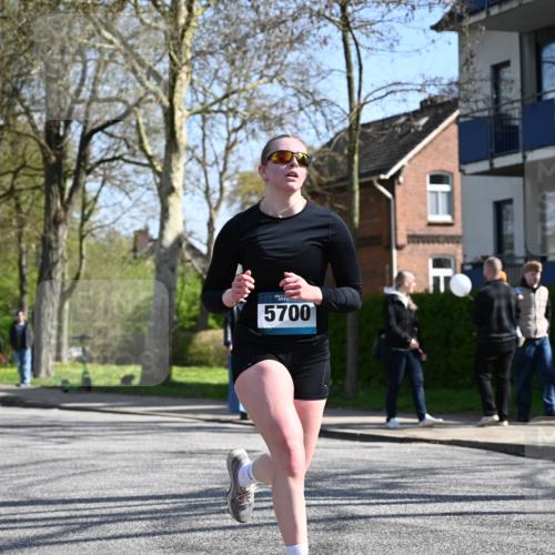 12.04.2026 - 45. Internationalen Wilhelmsburger Insellauf J. Mangold http://msf.ph/oto/9469638 12.04.2026 11:18:02 Ziel 4786, 3435, 2240, 5700, 4902, 4918, 2806, 4582, 4586, 4582, 4586, 2385, 3633 meine-sportfotos.de