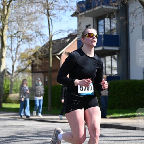 12.04.2026 - 45. Internationalen Wilhelmsburger Insellauf J. Mangold http://msf.ph/oto/9469648 12.04.2026 11:18:02 Ziel 4786, 3435, 2240, 5700, 4902, 4918, 2806, 4582, 4586, 4582, 4586, 2385, 3633 meine-sportfotos.de