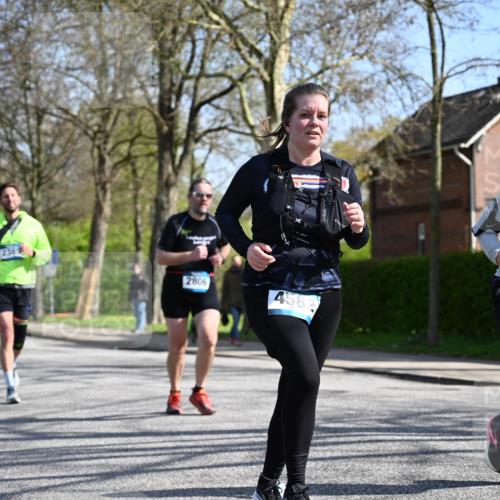 12.04.2026 - 45. Internationalen Wilhelmsburger Insellauf J. Mangold http://msf.ph/oto/9469655 12.04.2026 11:18:18 Ziel 2806, 4582, 4586, 2385, 3633, 3096, 3421, 2322, 4148, 4147, 3421, 2322, 4148, 4147, 3104, 4151 meine-sportfotos.de