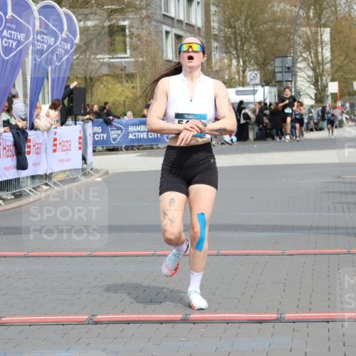 12.04.2026 - 45. Internationalen Wilhelmsburger Insellauf Strokosch-Dieckow http://msf.ph/oto/9469657 12.04.2026 12:50:36 Ziel 5280, 5483 meine-sportfotos.de