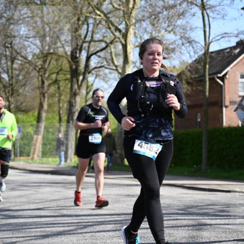 12.04.2026 - 45. Internationalen Wilhelmsburger Insellauf J. Mangold http://msf.ph/oto/9469658 12.04.2026 11:18:18 Ziel 2806, 4582, 4586, 2385, 3633, 3096, 3421, 2322, 4148, 4147, 3421, 2322, 4148, 4147, 3104, 4151 meine-sportfotos.de