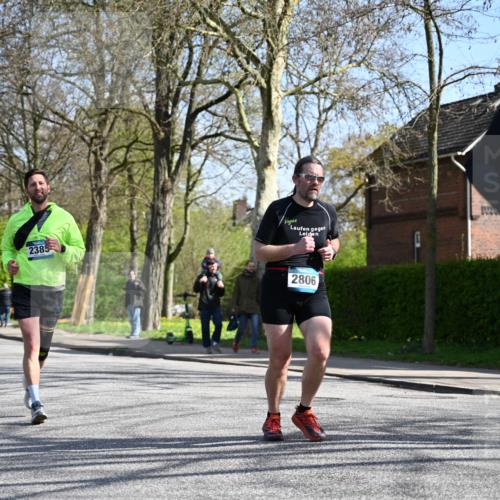 12.04.2026 - 45. Internationalen Wilhelmsburger Insellauf J. Mangold http://msf.ph/oto/9469669 12.04.2026 11:18:19 Ziel 2806, 4582, 4586, 2385, 3633, 3096, 3421, 2322, 4148, 4147, 3104, 4151 meine-sportfotos.de