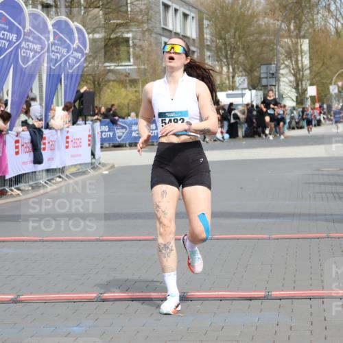 12.04.2026 - 45. Internationalen Wilhelmsburger Insellauf Strokosch-Dieckow http://msf.ph/oto/9469693 12.04.2026 12:50:36 Ziel 5280, 5483 meine-sportfotos.de