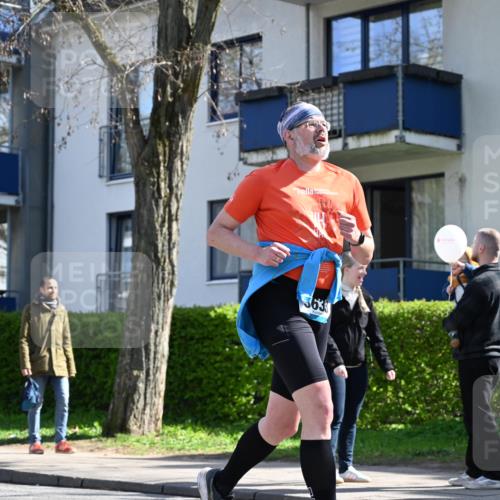 12.04.2026 - 45. Internationalen Wilhelmsburger Insellauf J. Mangold http://msf.ph/oto/9469719 12.04.2026 11:18:32 Ziel 2806, 4582, 4586, 2385, 3633, 3096, 3421, 2322, 4148, 4147, 3104, 4151, 2960 meine-sportfotos.de