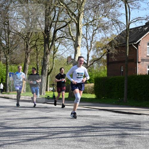 12.04.2026 - 45. Internationalen Wilhelmsburger Insellauf J. Mangold http://msf.ph/oto/9469724 12.04.2026 11:18:34 Ziel 2806, 4582, 4586, 2385, 3633, 3096, 3421, 2322, 4148, 4147, 3104, 4151, 2960, 2960 meine-sportfotos.de