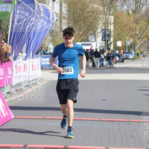 12.04.2026 - 45. Internationalen Wilhelmsburger Insellauf Strokosch-Dieckow http://msf.ph/oto/9469730 12.04.2026 11:24:01 Ziel 2555, 5583 meine-sportfotos.de