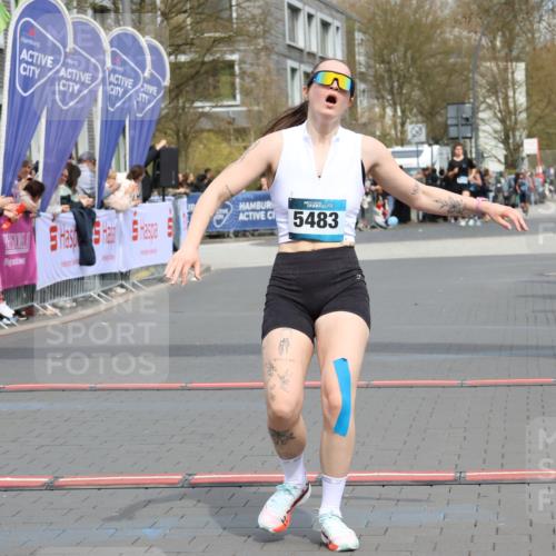 12.04.2026 - 45. Internationalen Wilhelmsburger Insellauf Strokosch-Dieckow http://msf.ph/oto/9469739 12.04.2026 12:50:37 Ziel 5280, 5483 meine-sportfotos.de