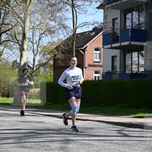 12.04.2026 - 45. Internationalen Wilhelmsburger Insellauf J. Mangold http://msf.ph/oto/9469742 12.04.2026 11:18:35 Ziel 2806, 4582, 4586, 2385, 3633, 3096, 3421, 2322, 4148, 4147, 3104, 4151, 2960, 2471 meine-sportfotos.de