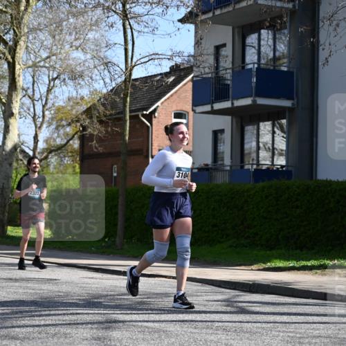 12.04.2026 - 45. Internationalen Wilhelmsburger Insellauf J. Mangold http://msf.ph/oto/9469746 12.04.2026 11:18:36 Ziel 2806, 4582, 4586, 2385, 3633, 3096, 3421, 2322, 4148, 4147, 3104, 4151, 2960, 2471 meine-sportfotos.de