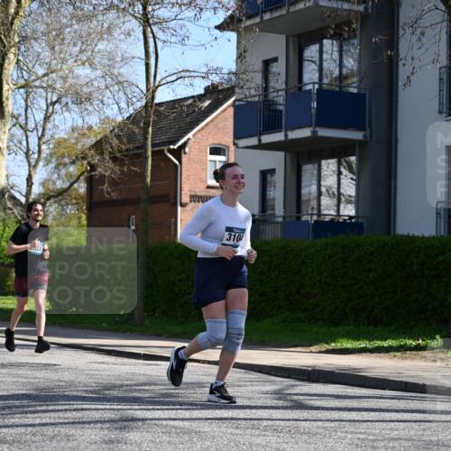 12.04.2026 - 45. Internationalen Wilhelmsburger Insellauf J. Mangold http://msf.ph/oto/9469748 12.04.2026 11:18:36 Ziel 2806, 4582, 4586, 2385, 3633, 3096, 3421, 2322, 4148, 4147, 3104, 4151, 2960, 2471 meine-sportfotos.de