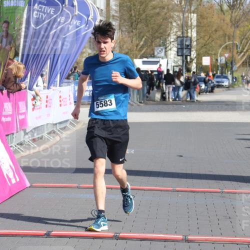 12.04.2026 - 45. Internationalen Wilhelmsburger Insellauf Strokosch-Dieckow http://msf.ph/oto/9469769 12.04.2026 11:24:01 Ziel 2555, 5583 meine-sportfotos.de