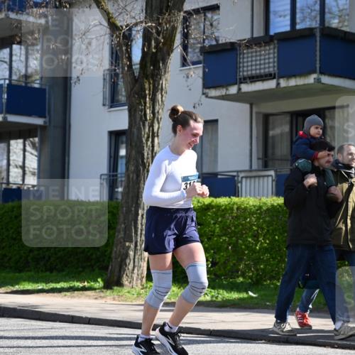 12.04.2026 - 45. Internationalen Wilhelmsburger Insellauf J. Mangold http://msf.ph/oto/9469771 12.04.2026 11:18:37 Ziel 4582, 4586, 2385, 3633, 3096, 3421, 2322, 4148, 4147, 3104, 4151, 2960, 2471 meine-sportfotos.de