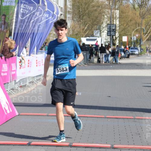 12.04.2026 - 45. Internationalen Wilhelmsburger Insellauf Strokosch-Dieckow http://msf.ph/oto/9469776 12.04.2026 11:24:01 Ziel 2555, 5583 meine-sportfotos.de