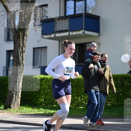 12.04.2026 - 45. Internationalen Wilhelmsburger Insellauf J. Mangold http://msf.ph/oto/9469777 12.04.2026 11:18:37 Ziel 4582, 4586, 2385, 3633, 3096, 3421, 2322, 4148, 4147, 3104, 4151, 2960, 2471 meine-sportfotos.de