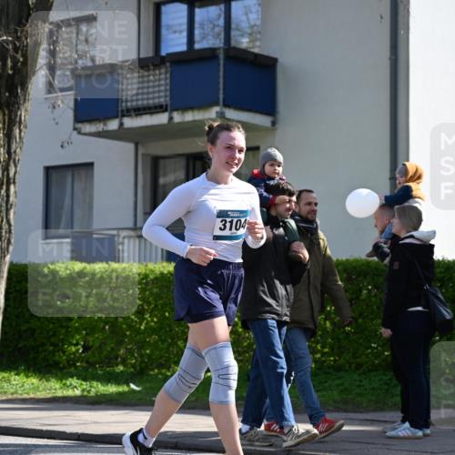 12.04.2026 - 45. Internationalen Wilhelmsburger Insellauf J. Mangold http://msf.ph/oto/9469780 12.04.2026 11:18:38 Ziel 4582, 4586, 2385, 3633, 3096, 3421, 2322, 4148, 4147, 3104, 3104, 4151, 2960, 2471 meine-sportfotos.de