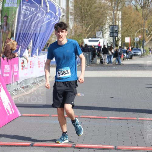 12.04.2026 - 45. Internationalen Wilhelmsburger Insellauf Strokosch-Dieckow http://msf.ph/oto/9469786 12.04.2026 11:24:01 Ziel 2555, 5583 meine-sportfotos.de