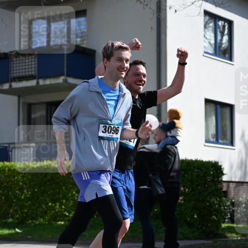 12.04.2026 - 45. Internationalen Wilhelmsburger Insellauf J. Mangold http://msf.ph/oto/9469812 12.04.2026 11:18:41 Ziel 2385, 3633, 3096, 3421, 2322, 4148, 4147, 3104, 4151, 4151, 2960, 2471 meine-sportfotos.de